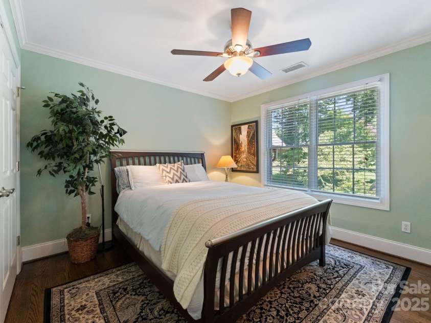2317 Mt Isle Harbor Drive, Charlotte, NC 28214.  MLS# CAR4287530, YatesRealty ID 29600. 