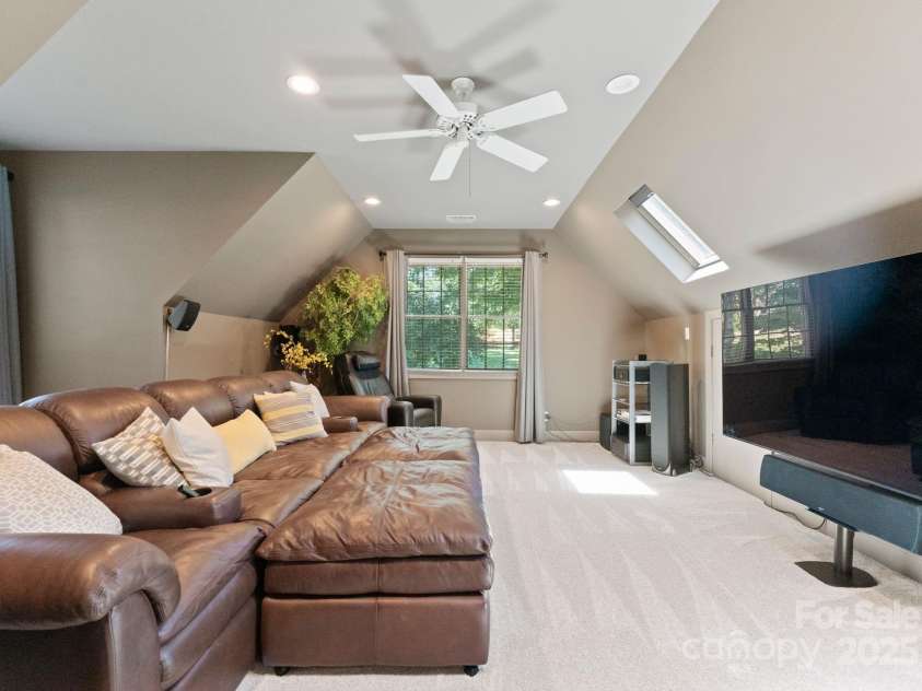 2317 Mt Isle Harbor Drive, Charlotte, NC 28214.  MLS# CAR4287530, YatesRealty ID 29600. 