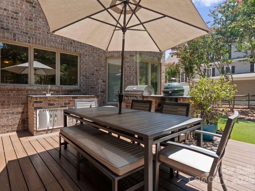 2317 Mt Isle Harbor Drive, Charlotte, NC 28214.  MLS# CAR4287530, YatesRealty ID 29600. 