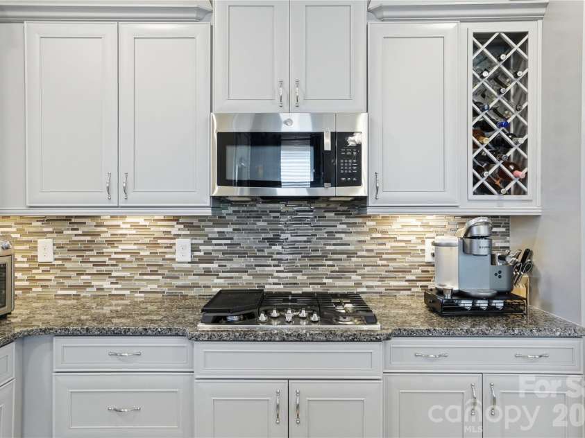 7111 Overjoyed Crossing, Charlotte, NC 28215.  MLS# CAR4381473, YatesRealty ID 29601. 