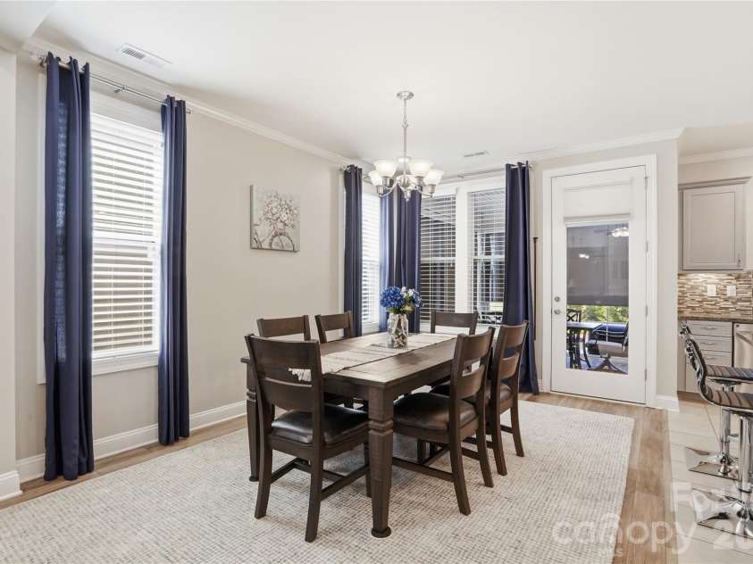 7111 Overjoyed Crossing, Charlotte, NC 28215.  MLS# CAR4381473, YatesRealty ID 29601. 