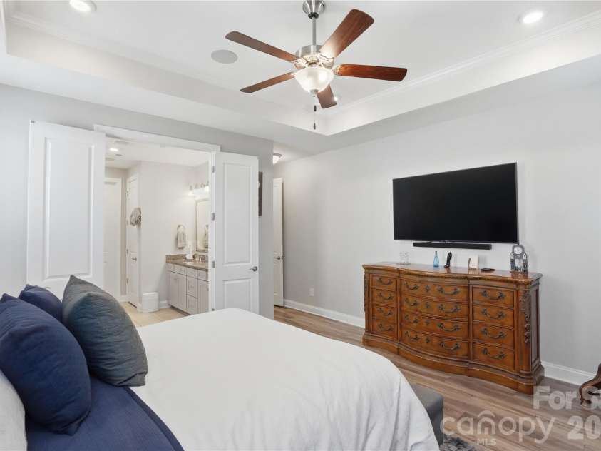 7111 Overjoyed Crossing, Charlotte, NC 28215.  MLS# CAR4381473, YatesRealty ID 29601. 