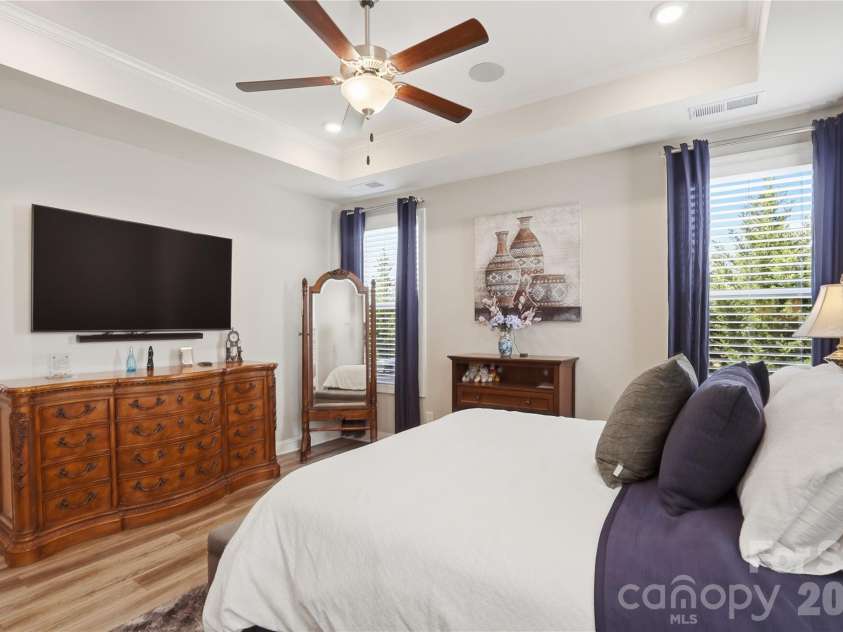 7111 Overjoyed Crossing, Charlotte, NC 28215.  MLS# CAR4381473, YatesRealty ID 29601. 