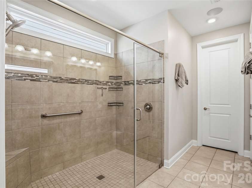 7111 Overjoyed Crossing, Charlotte, NC 28215.  MLS# CAR4381473, YatesRealty ID 29601. 