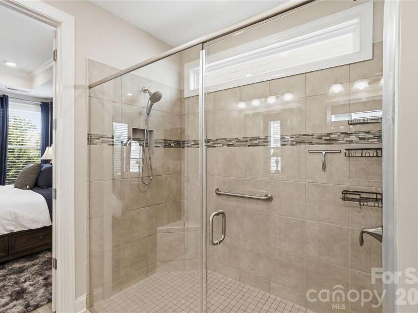 7111 Overjoyed Crossing, Charlotte, NC 28215.  MLS# CAR4381473, YatesRealty ID 29601. 
