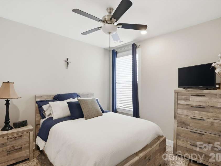 7111 Overjoyed Crossing, Charlotte, NC 28215.  MLS# CAR4381473, YatesRealty ID 29601. 