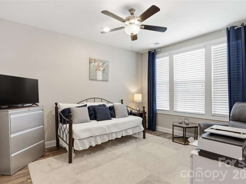 7111 Overjoyed Crossing, Charlotte, NC 28215.  MLS# CAR4381473, YatesRealty ID 29601. 