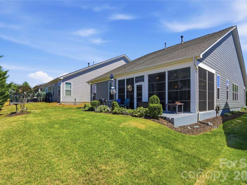 7111 Overjoyed Crossing, Charlotte, NC 28215.  MLS# CAR4381473, YatesRealty ID 29601. 