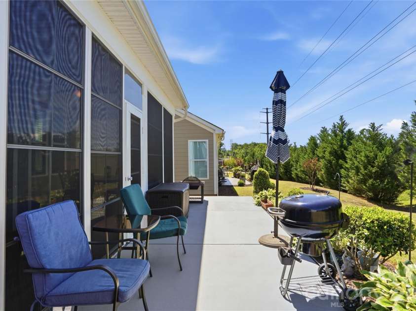 7111 Overjoyed Crossing, Charlotte, NC 28215.  MLS# CAR4381473, YatesRealty ID 29601. 