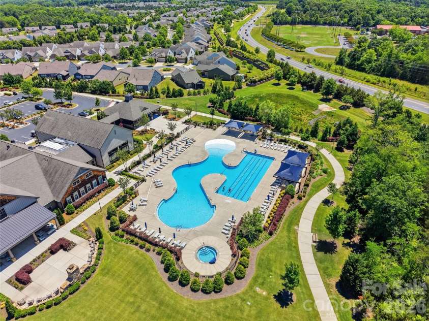 7111 Overjoyed Crossing, Charlotte, NC 28215.  MLS# CAR4381473, YatesRealty ID 29601. 
