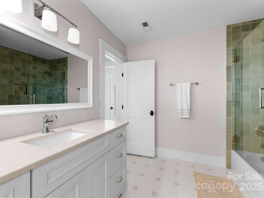 1751 Merriman Avenue, Charlotte, NC 28203.  MLS# CAR4246707, YatesRealty ID 29602. 