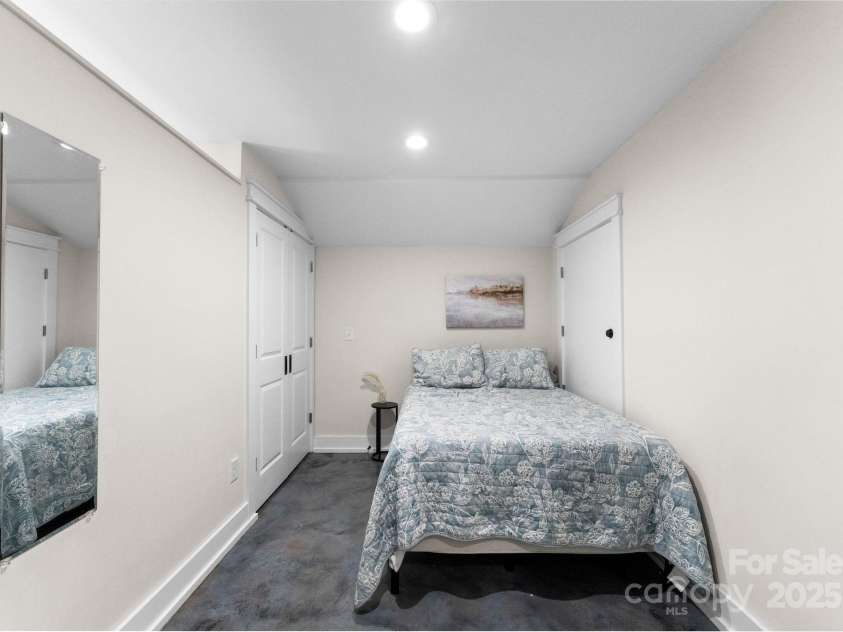1751 Merriman Avenue, Charlotte, NC 28203.  MLS# CAR4246707, YatesRealty ID 29602. 