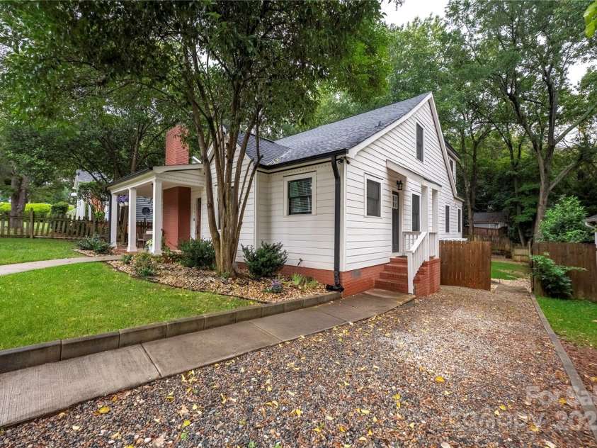 1751 Merriman Avenue, Charlotte, NC 28203.  MLS# CAR4307833, YatesRealty ID 29602. Gravel driveway