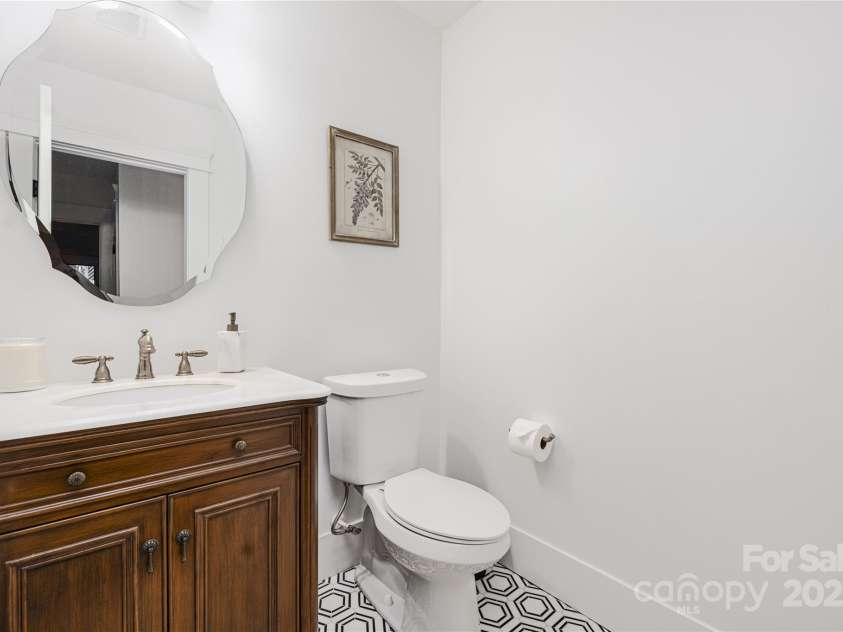 1751 Merriman Avenue, Charlotte, NC 28203.  MLS# CAR4307833, YatesRealty ID 29602. Half bath on main floor