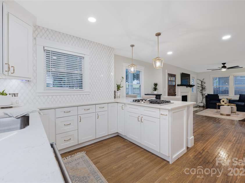 1751 Merriman Avenue, Charlotte, NC 28203.  MLS# CAR4307833, YatesRealty ID 29602. Open concept kitchen