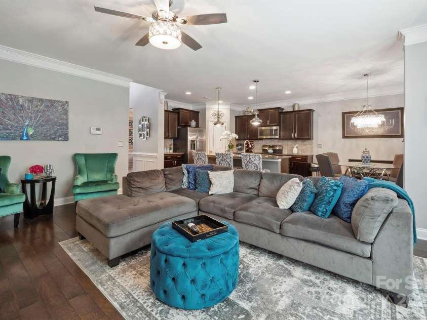 13402 David Jennings Avenue, Charlotte, NC 28213.  MLS# CAR4249699, YatesRealty ID 29603. Family Room