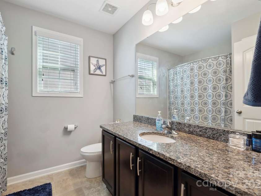 13402 David Jennings Avenue, Charlotte, NC 28213.  MLS# CAR4249699, YatesRealty ID 29603. Hall Bathroom