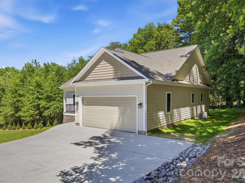 107 Meadow View Street, Morganton, NC 28655.  MLS# CAR4388143, YatesRealty ID 29604. 