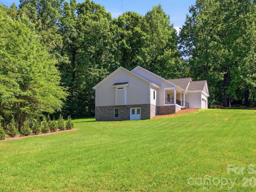 107 Meadow View Street, Morganton, NC 28655.  MLS# CAR4388143, YatesRealty ID 29604. 