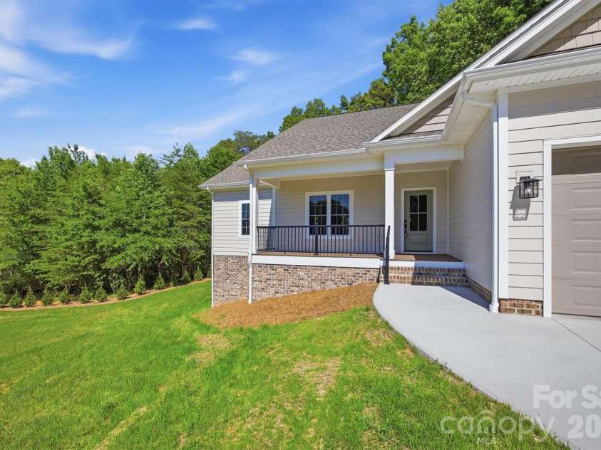 107 Meadow View Street, Morganton, NC 28655.  MLS# CAR4388143, YatesRealty ID 29604. 