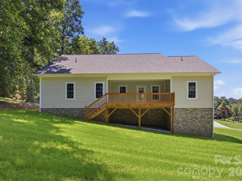 107 Meadow View Street, Morganton, NC 28655.  MLS# CAR4388143, YatesRealty ID 29604. 