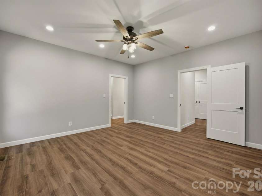 107 Meadow View Street, Morganton, NC 28655.  MLS# CAR4388143, YatesRealty ID 29604. 