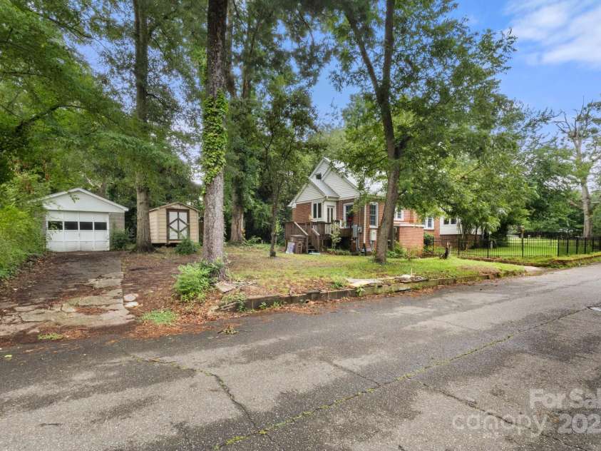 728 Blanton Street, Shelby, NC 28150.  MLS# CAR4274982, YatesRealty ID 29604. There is a garage and outbuilding in back. The outbuilding has electricity.