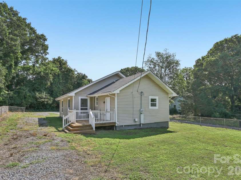 2509 Gardner Street, Gastonia, NC 28056.  MLS# CAR4387346, YatesRealty ID 29605. Back Yard