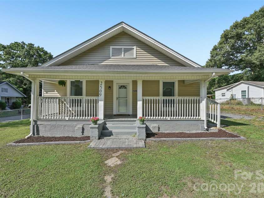 2509 Gardner Street, Gastonia, NC 28056.  MLS# CAR4387346, YatesRealty ID 29605. Exterior Front Yard