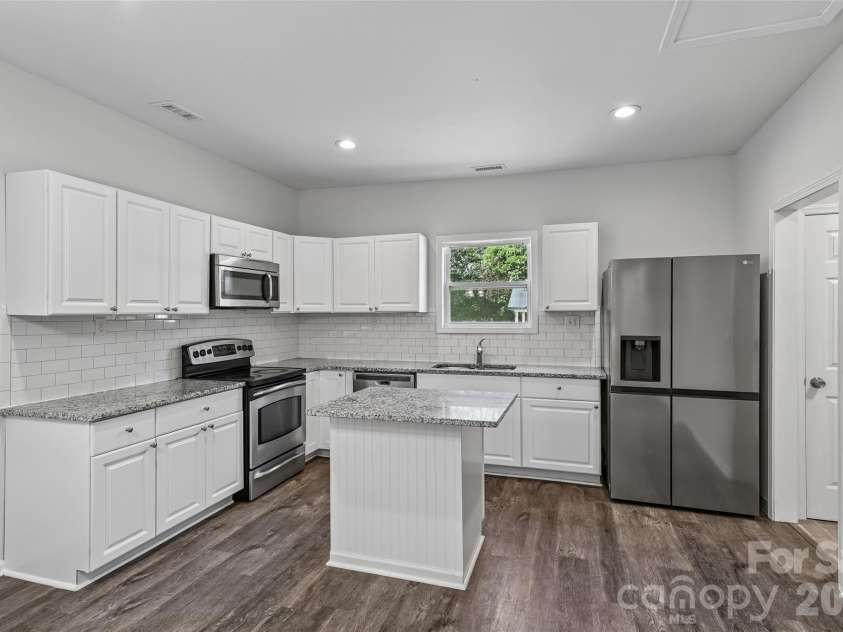 2509 Gardner Street, Gastonia, NC 28056.  MLS# CAR4387346, YatesRealty ID 29605. Kitchen