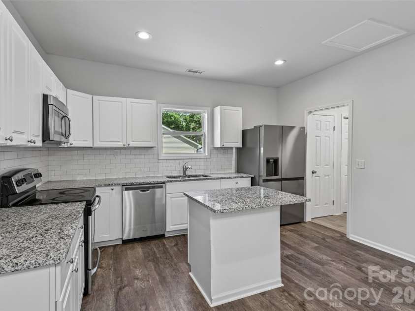 2509 Gardner Street, Gastonia, NC 28056.  MLS# CAR4387346, YatesRealty ID 29605. Kitchen