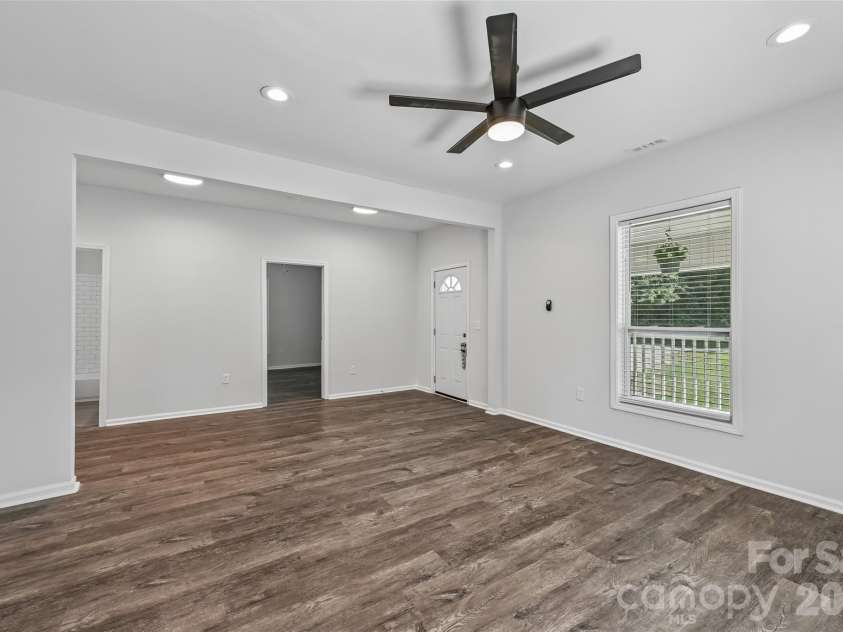 2509 Gardner Street, Gastonia, NC 28056.  MLS# CAR4387346, YatesRealty ID 29605. Living Room