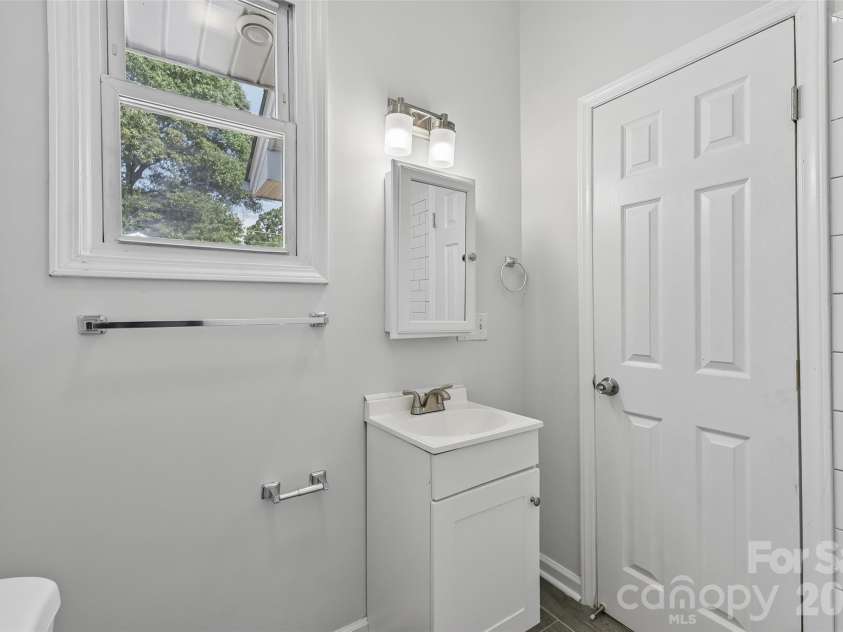 2509 Gardner Street, Gastonia, NC 28056.  MLS# CAR4387346, YatesRealty ID 29605. Master Bathroom/Walk-in Shower