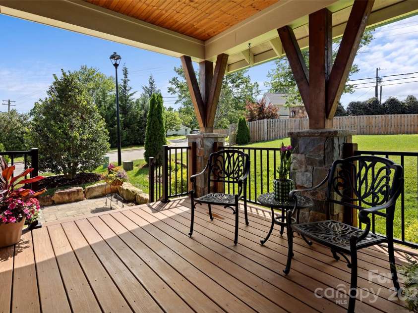6 Starwood Valley Trail, Arden, NC 28704.  MLS# CAR4277561, YatesRealty ID 29605. 