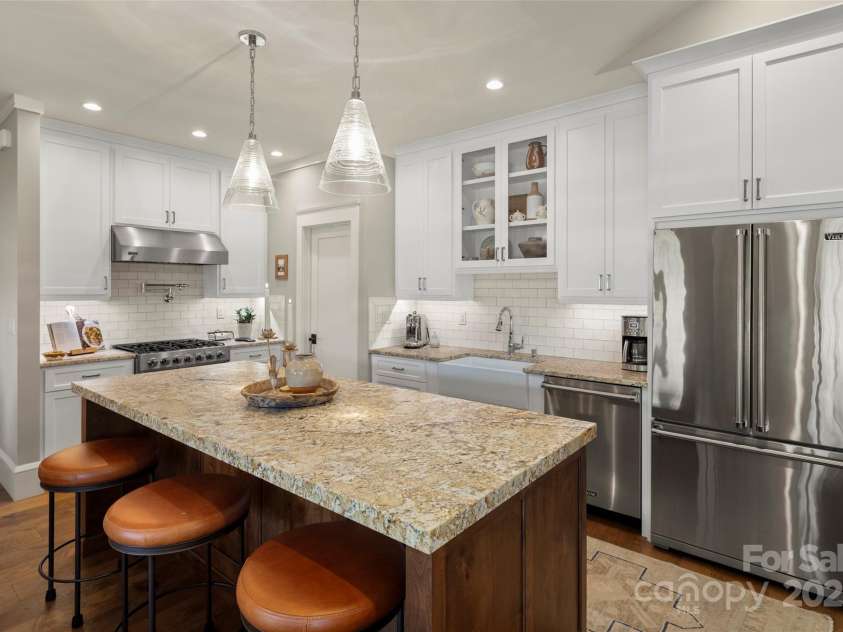 6 Starwood Valley Trail, Arden, NC 28704.  MLS# CAR4277561, YatesRealty ID 29605. 