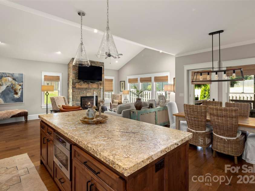 6 Starwood Valley Trail, Arden, NC 28704.  MLS# CAR4277561, YatesRealty ID 29605. 