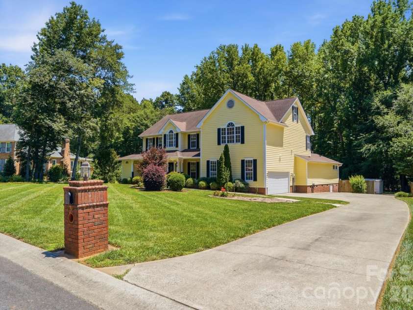 12816 Hidden Hills Lane, Mint Hill, NC 28227.  MLS# CAR4390541, YatesRealty ID 29606. 