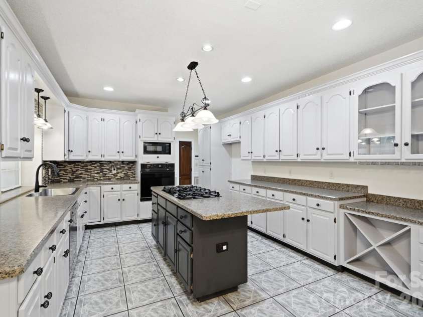 12816 Hidden Hills Lane, Mint Hill, NC 28227.  MLS# CAR4390541, YatesRealty ID 29606. 
