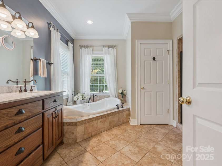 4050 Muirfield Drive, Cherryville, NC 28021.  MLS# CAR4281402, YatesRealty ID 29606. 