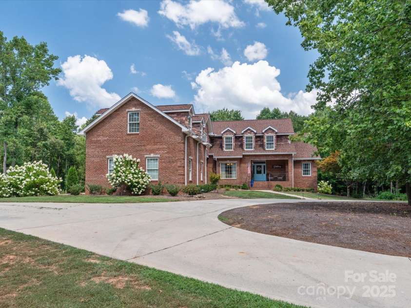 4050 Muirfield Drive, Cherryville, NC 28021.  MLS# CAR4281402, YatesRealty ID 29606. 