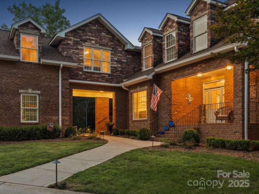 4050 Muirfield Drive, Cherryville, NC 28021.  MLS# CAR4281402, YatesRealty ID 29606. 