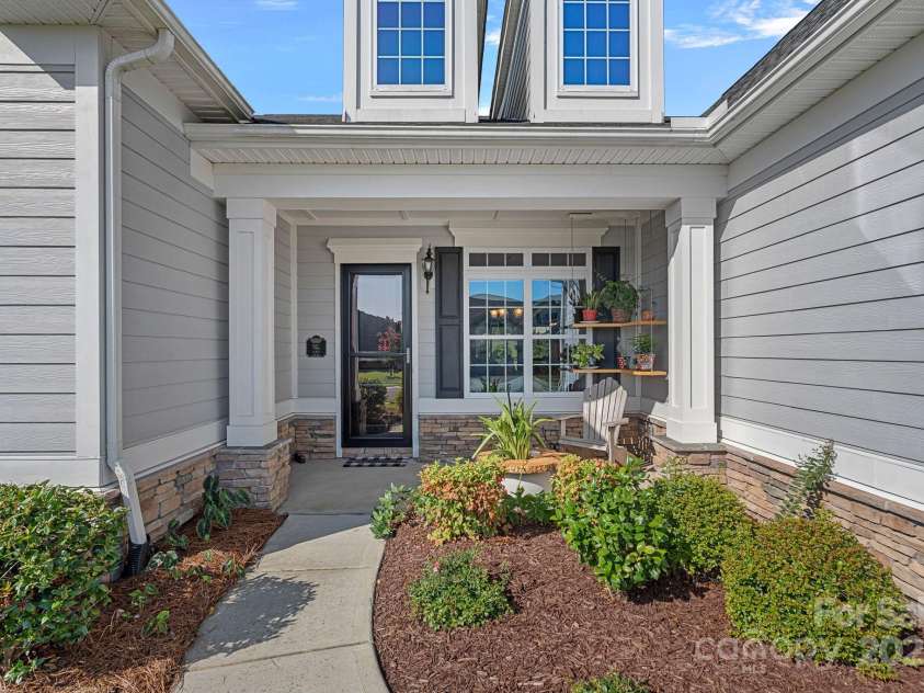 12018 Cove Court, Charlotte, NC 28278.  MLS# CAR4277468, YatesRealty ID 29607. 