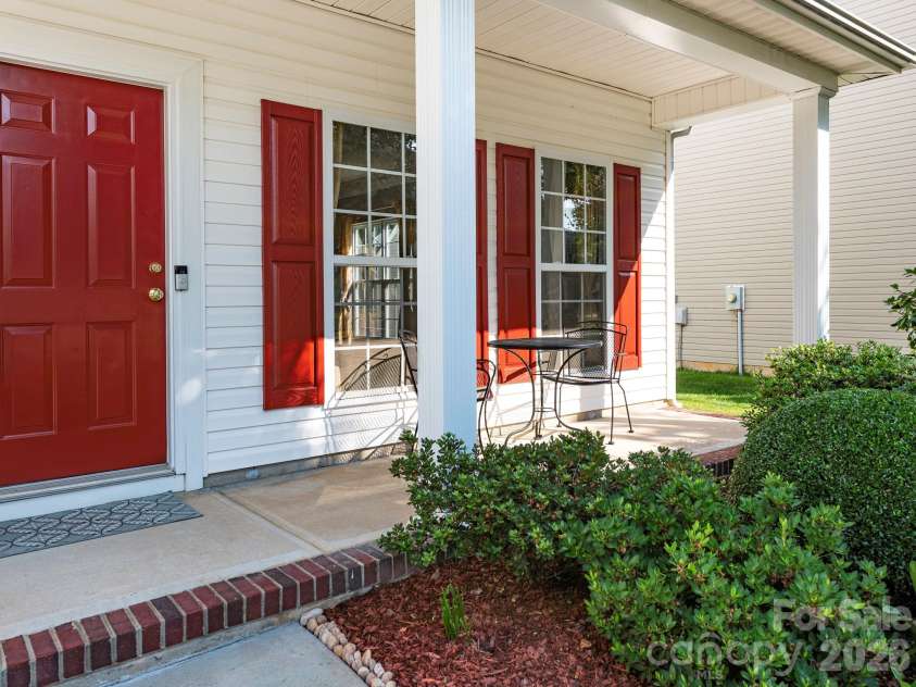3926 Cameron Creek Drive, Matthews, NC 28105.  MLS# CAR4388932, YatesRealty ID 29608. 
