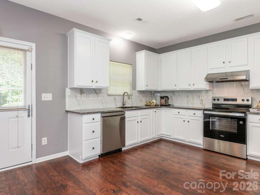 3926 Cameron Creek Drive, Matthews, NC 28105.  MLS# CAR4388932, YatesRealty ID 29608. 