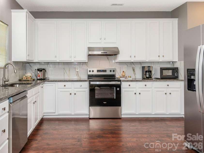 3926 Cameron Creek Drive, Matthews, NC 28105.  MLS# CAR4388932, YatesRealty ID 29608. 