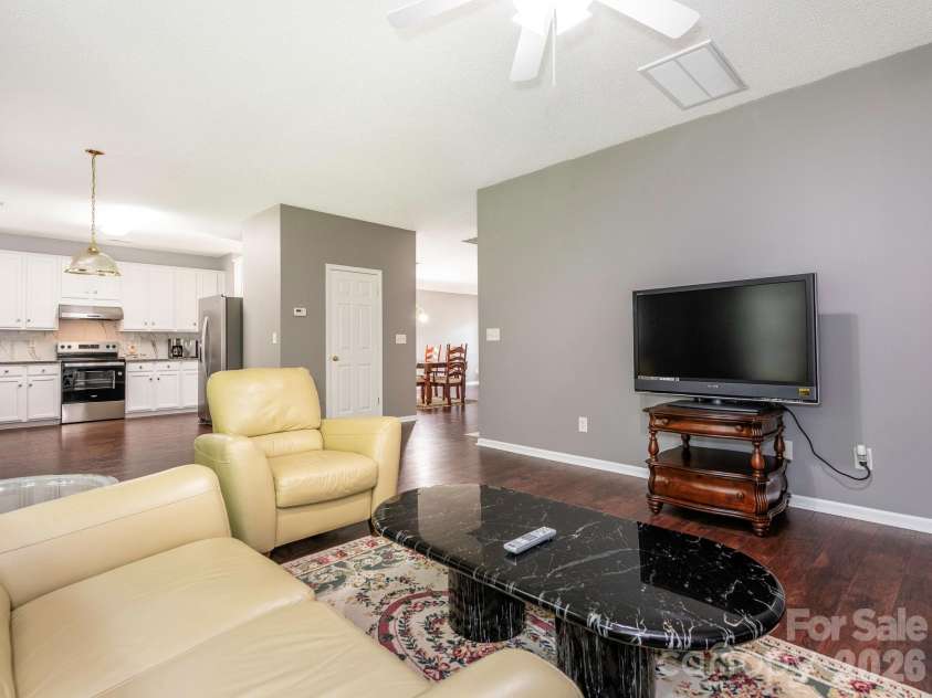3926 Cameron Creek Drive, Matthews, NC 28105.  MLS# CAR4388932, YatesRealty ID 29608. 