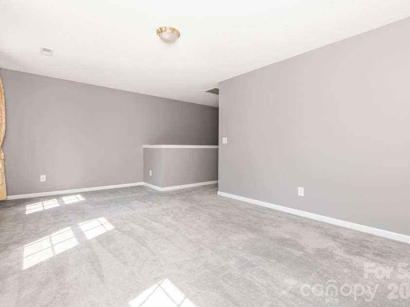 3926 Cameron Creek Drive, Matthews, NC 28105.  MLS# CAR4388932, YatesRealty ID 29608. 