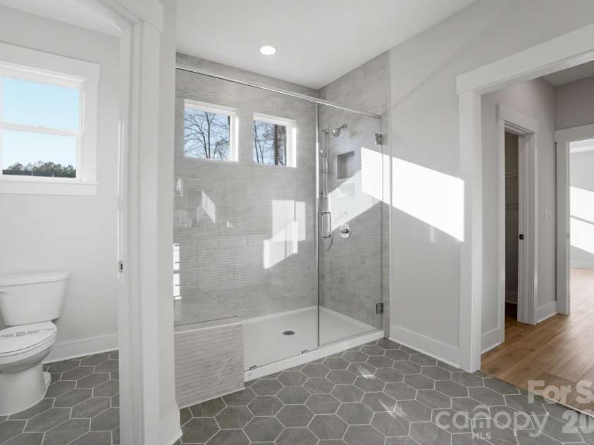 5054 McLaughlin Loop, Waxhaw, NC 28173.  MLS# CAR4329156, YatesRealty ID 29609. Primary bathroom