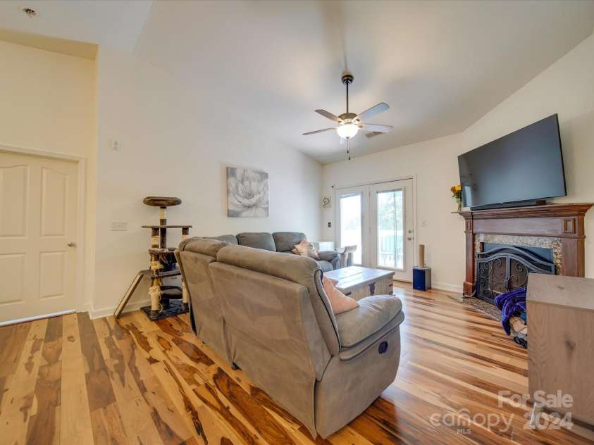 11719 Ridgeway Park Drive, Charlotte, NC 28277.  MLS# CAR4189835, YatesRealty ID 2961. 