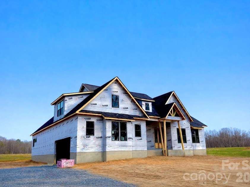 363 New Salem Road, Statesville, NC 28625.  MLS# CAR4337343, YatesRealty ID 2961. 